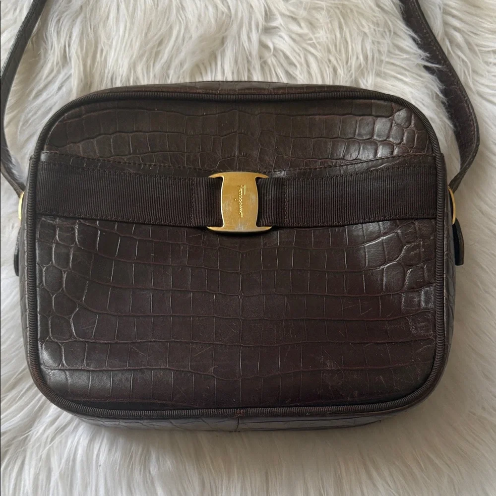 Salvatore Ferragamo Vara Brown Embossed Leather Designer Shoulder/ Crossbody Bag - Picture 3 of 16
